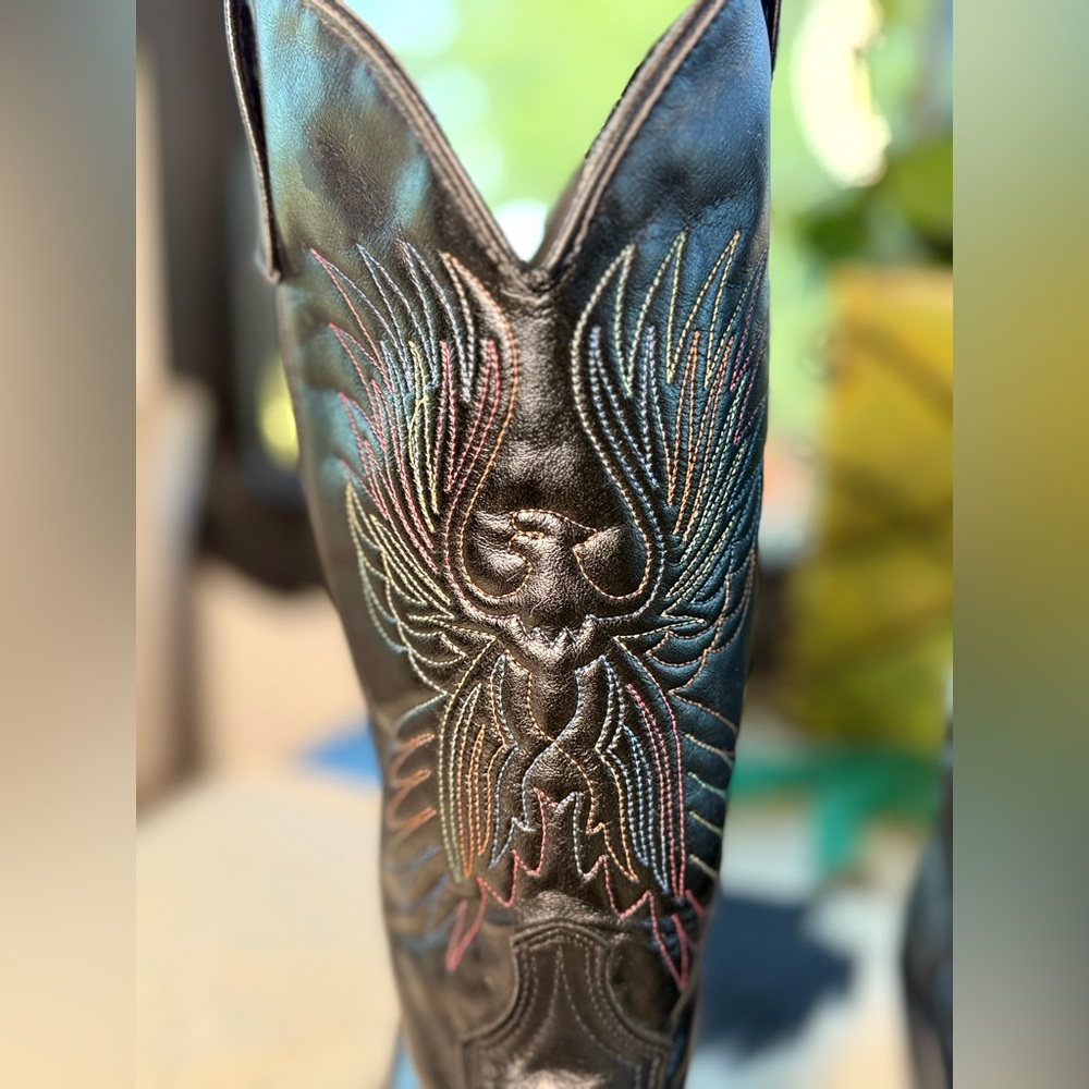 Sheplers Vintage Boots Embroidered Phoenix. In perfect condition. Gently 💖’d. - Picture 3 of 8